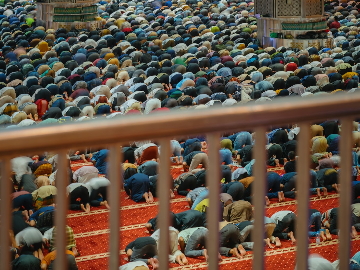 10 Ways to Strengthen Your Faith Within the Community